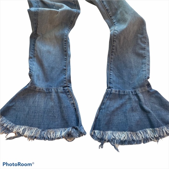 BLANK NYC Flare Bottom Jeans - Picture 6 of 9